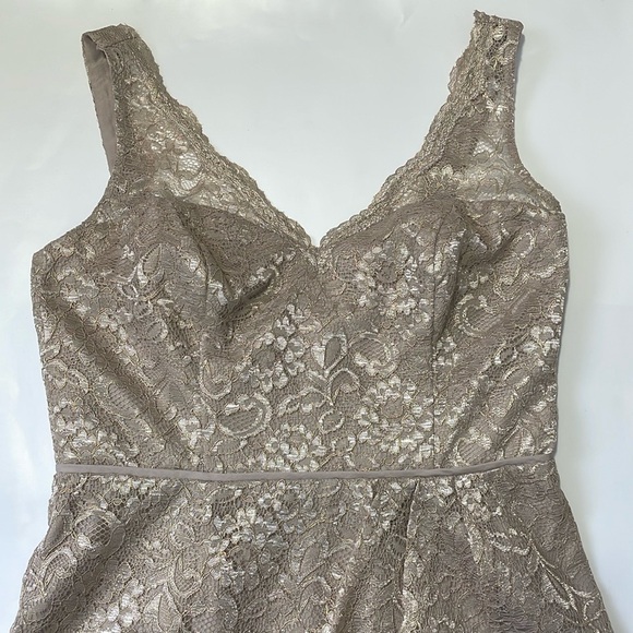 David's Bridal Short Tank Lace Dress Sz 8 Gold Cream V-Neckline Pleated Wedding - Picture 3 of 16